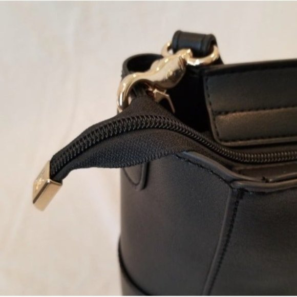 Wrangler Bucket Handbags for Women Crossbody Shoulder Purse with Guitar Strap - Picture 5 of 8